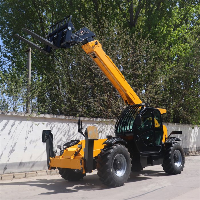 Compact Telescopic Forklift